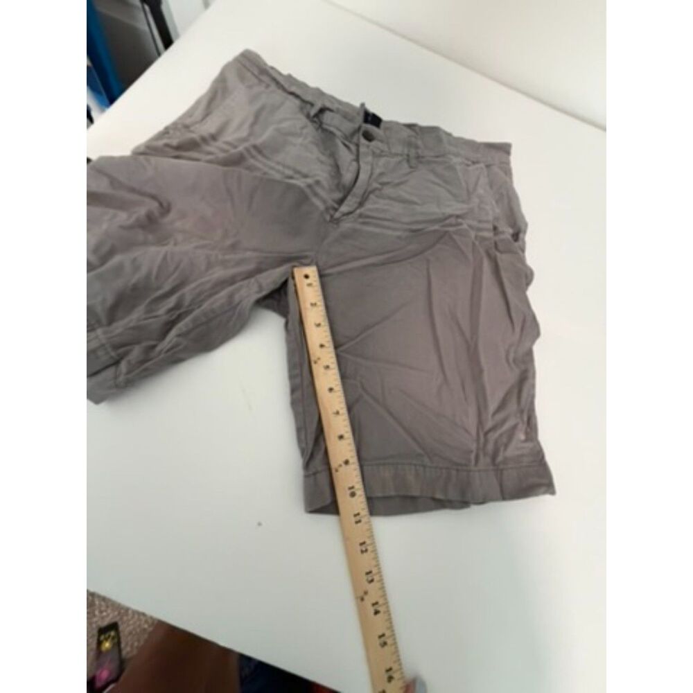 Mens Gray GAP size 38 short